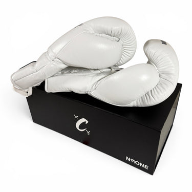 COMBAT CORNER “Cream TJ1” LACE UP TRAINING GLOVES (Like-New) (16oz)